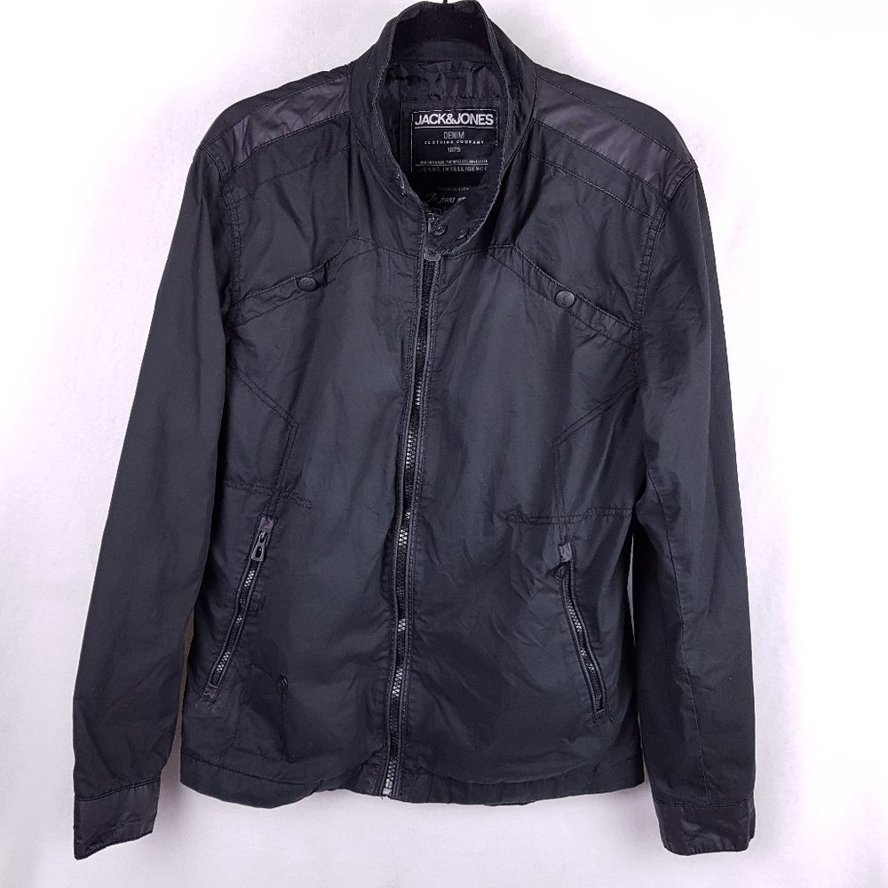JACK & JONES | Black zip up jacket with 2 front pocket size M
